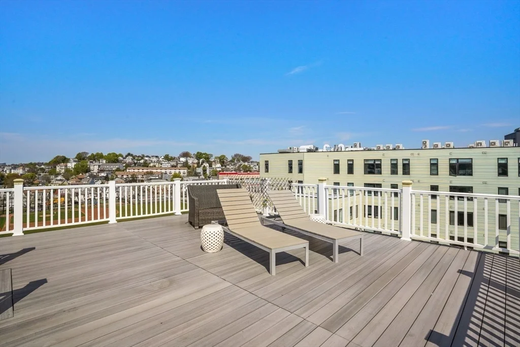 10 Ocean Ave, Revere Beach