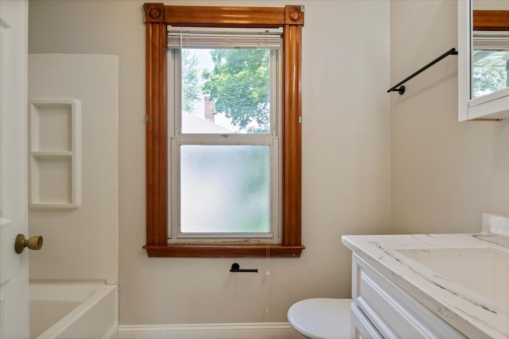 40 Whitehall St, East Dedham