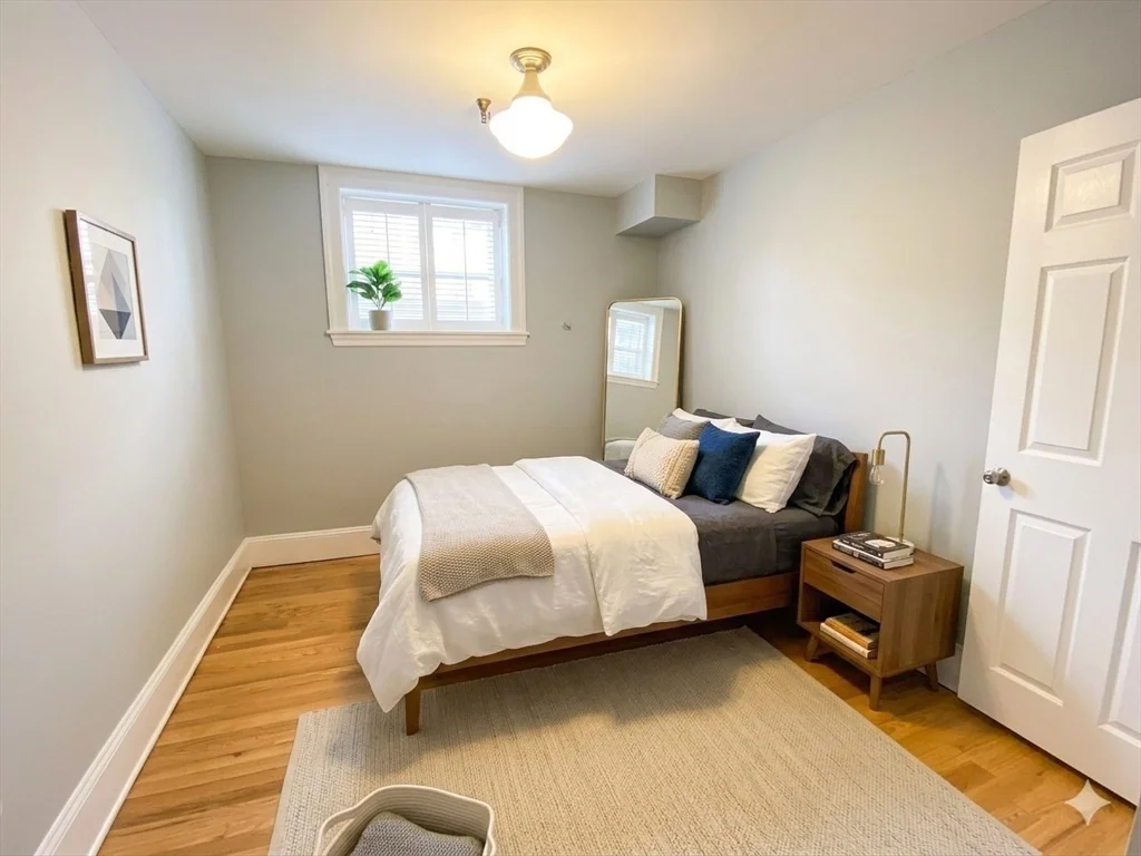 239 Commonwealth Ave, Back Bay