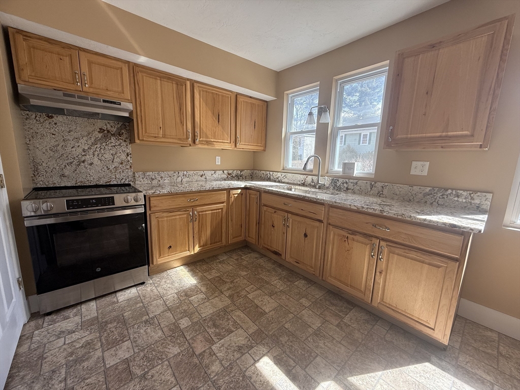 15 Trafalgar Sq, Barre