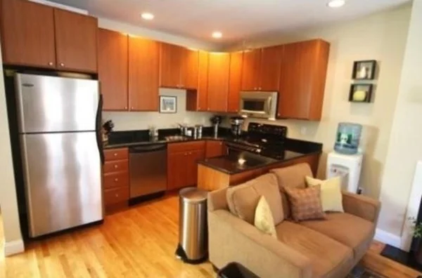 34 Edgerly Rd, Fenway