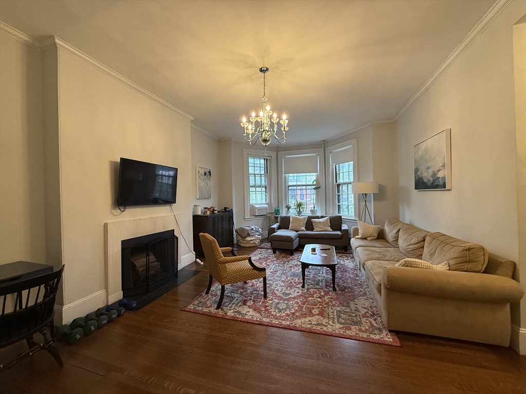 236 Marlborough St, Back Bay