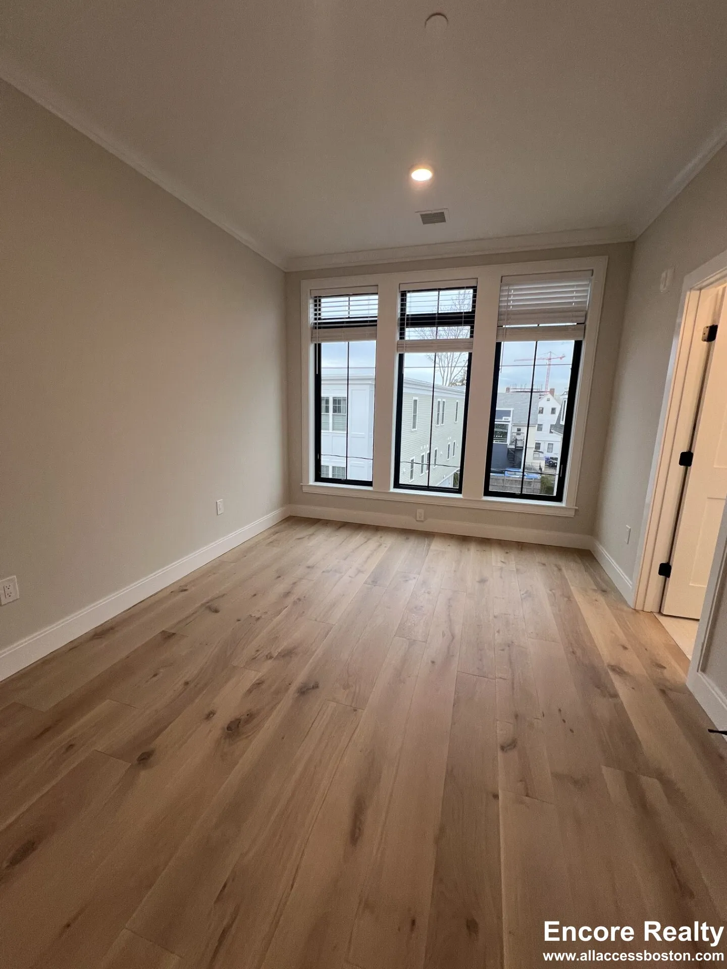 157 Everett St, Allston