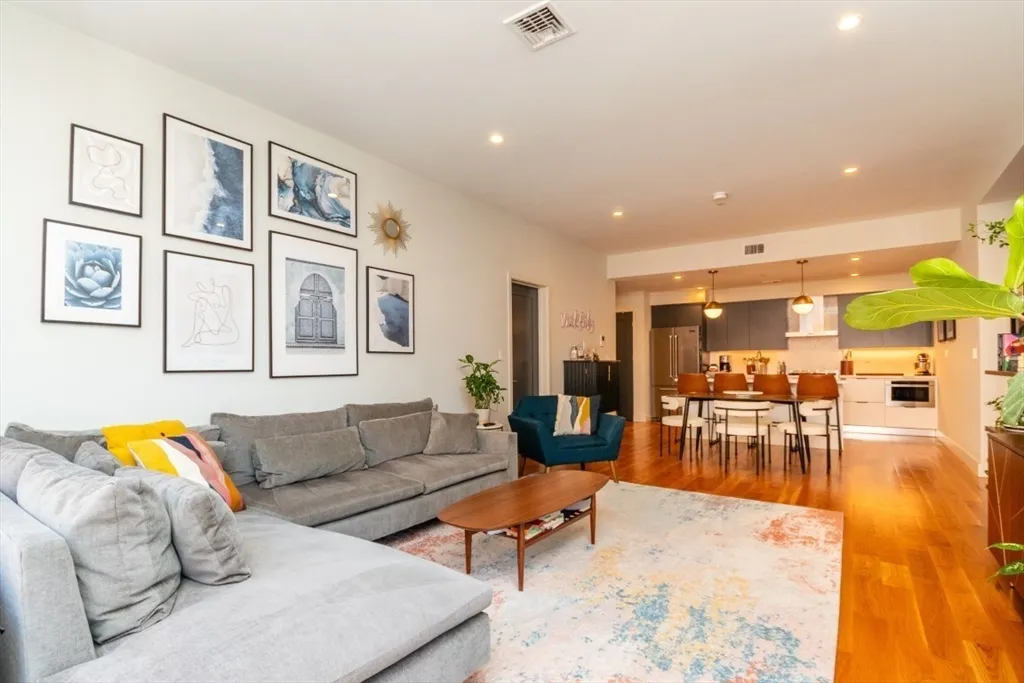 533 East 2nd St, South Boston