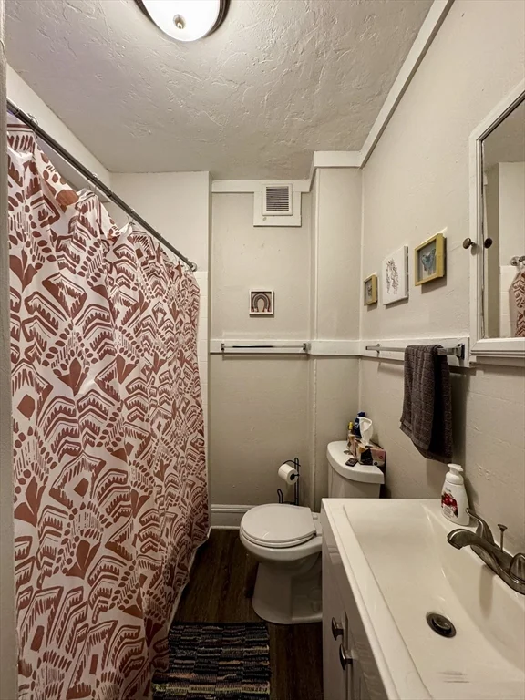 11 John St, Attleboro