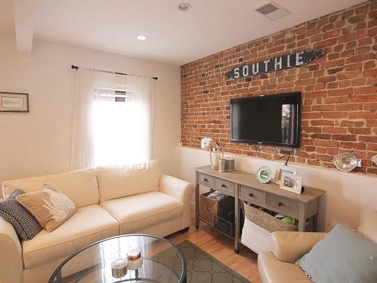 764 East 6th St, South Boston