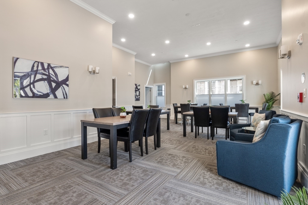 320 Middlesex Ave, Medford