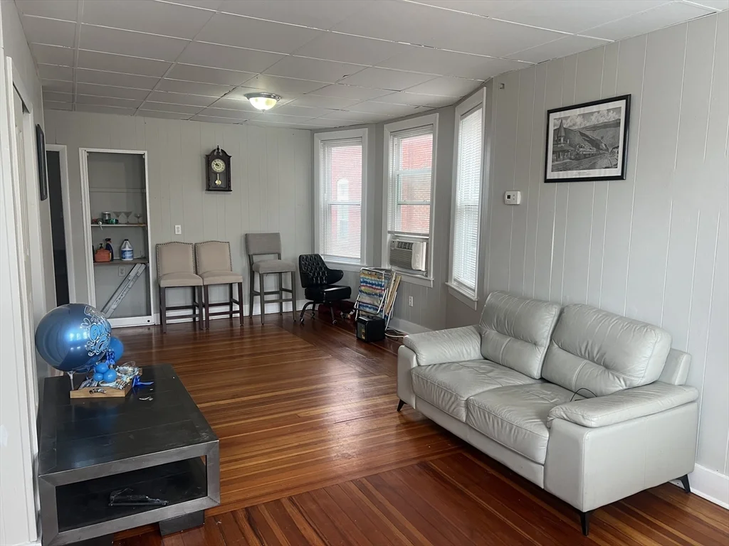 211 Chestnut St, Lynn