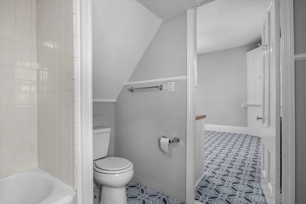 34 Neponset Ave, Hyde Park