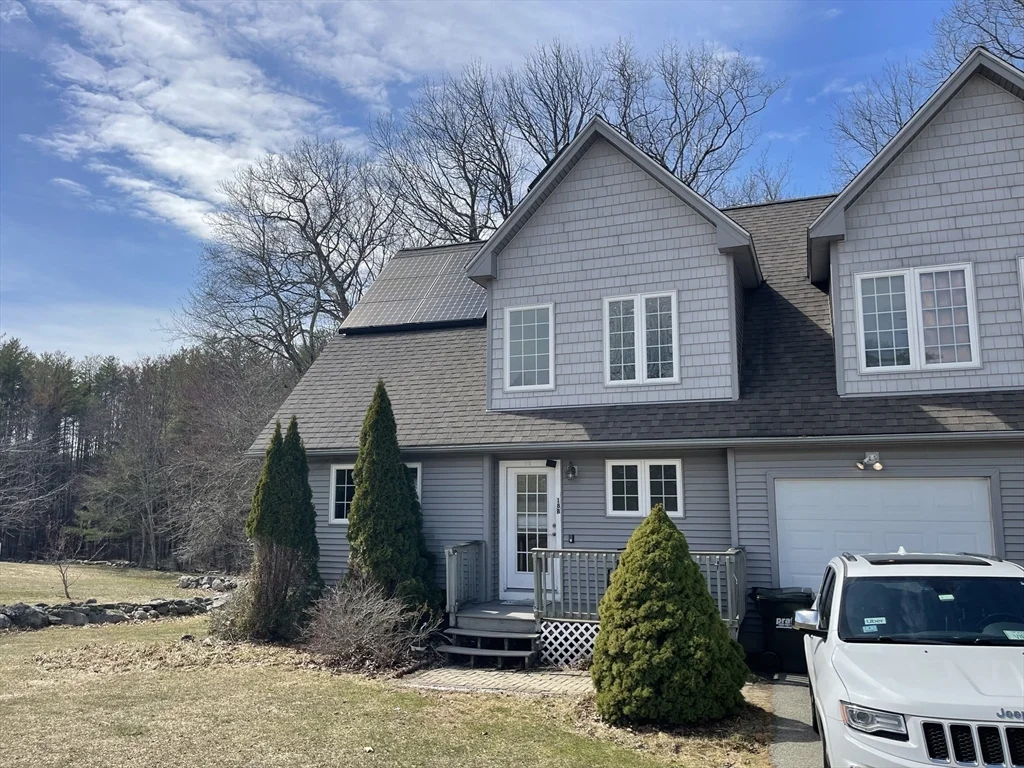 18 Misty Meadow Ln, Oxford