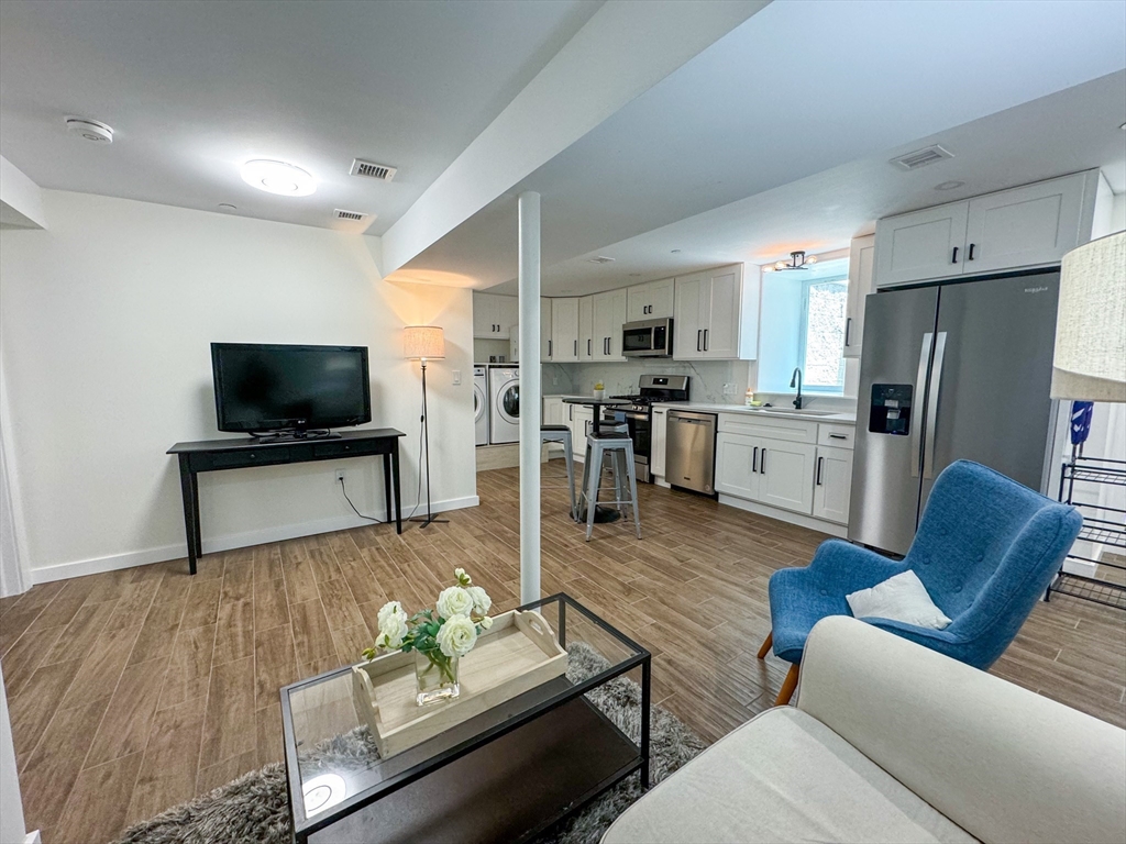 41 Wiltshire, Boston