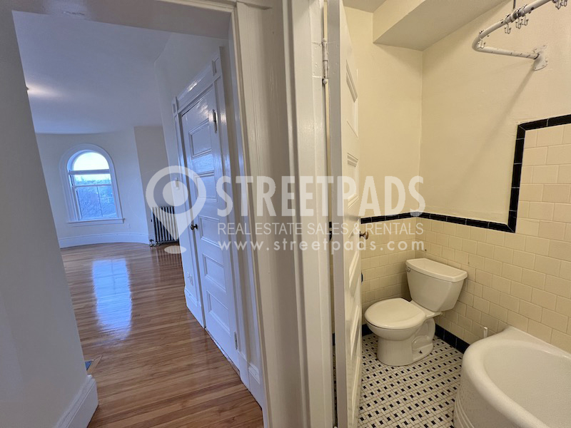 2 Ware St, Mid-Cambridge