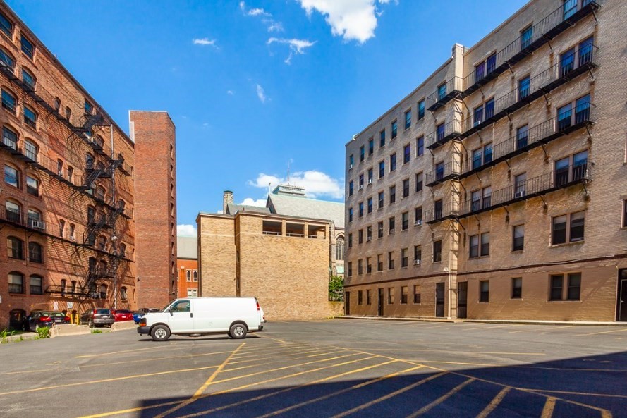 1111 Boylston St, Fenway