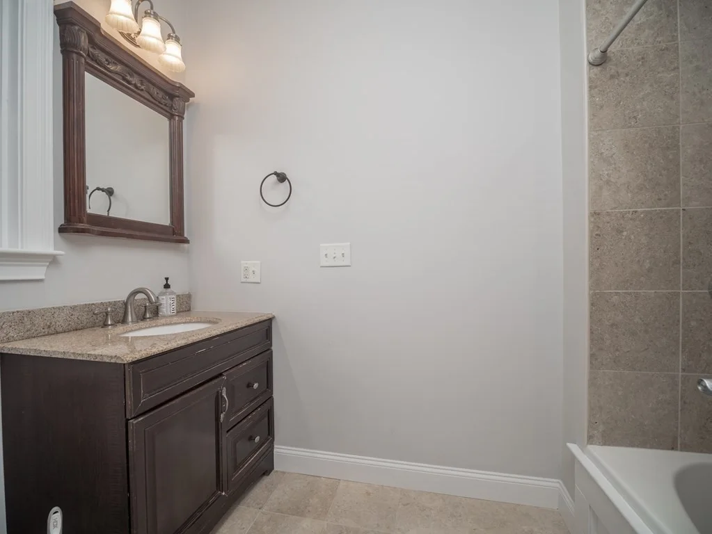 8 Richardson St, Winchester