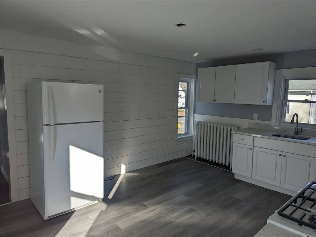 155 Centre Ave, Abington