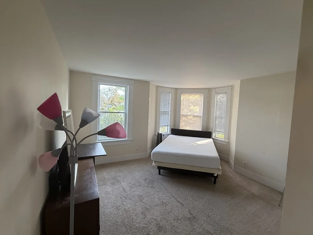 11 Francis, Oak Grove