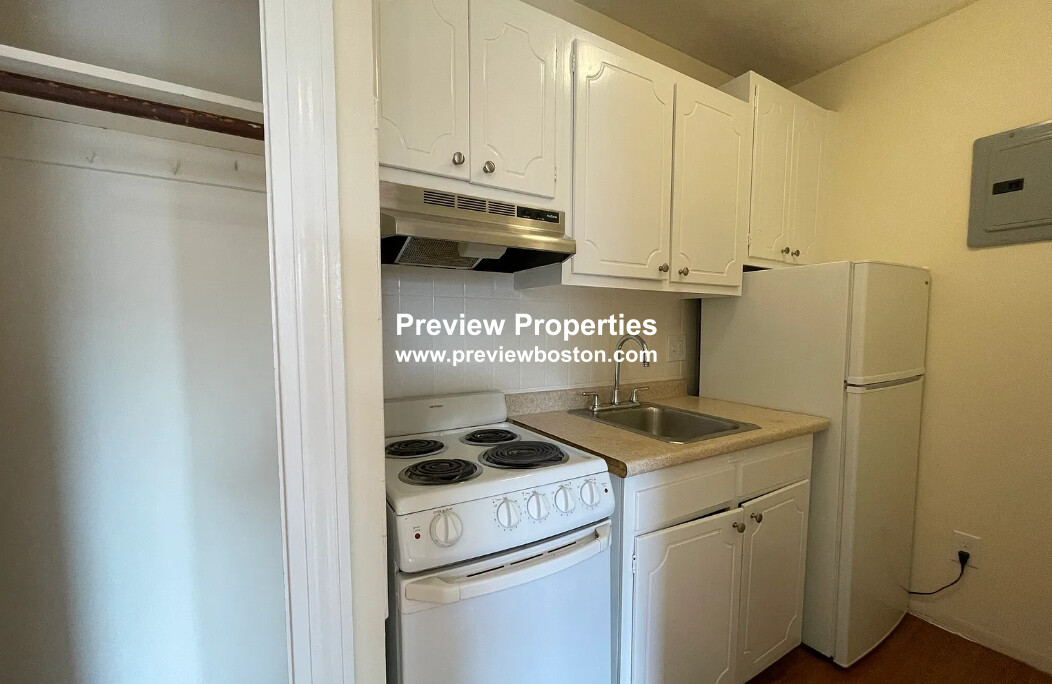 172 North Beacon St, Brighton