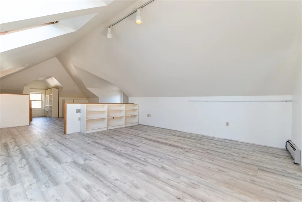 81 Cushing Ave, Belmont