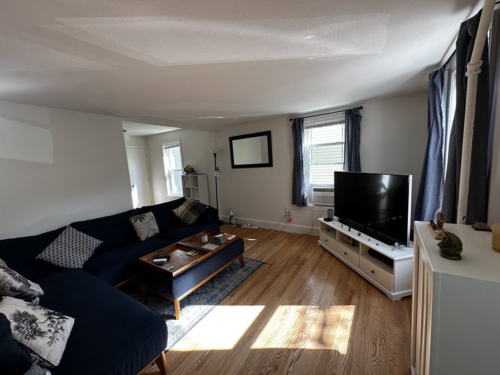 16 Nashua, Magoun Square