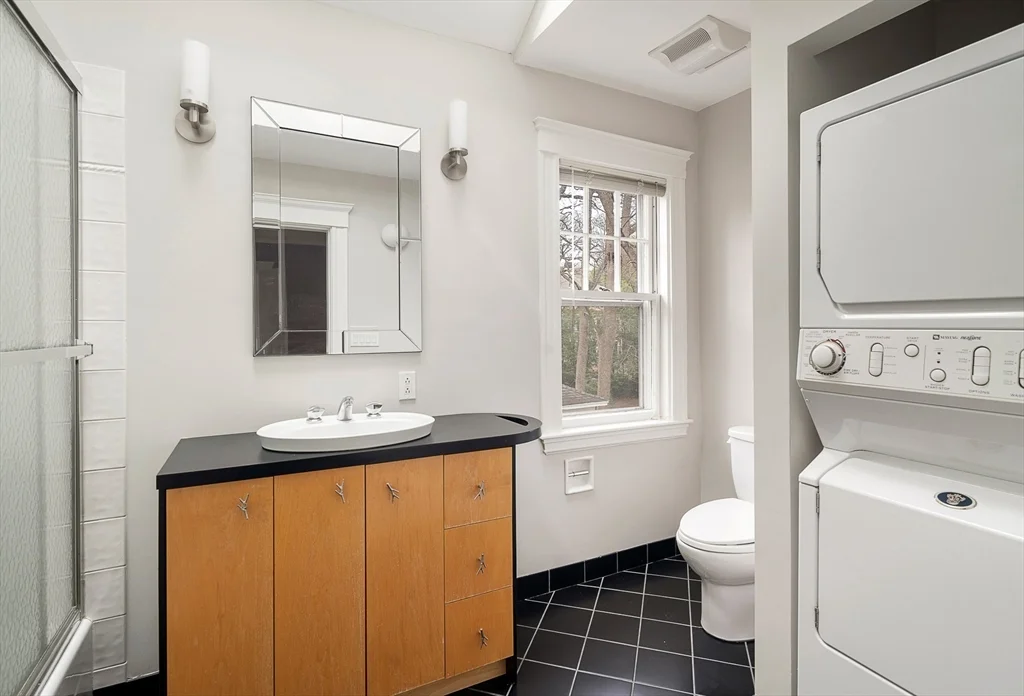 110 Leonard St, Belmont