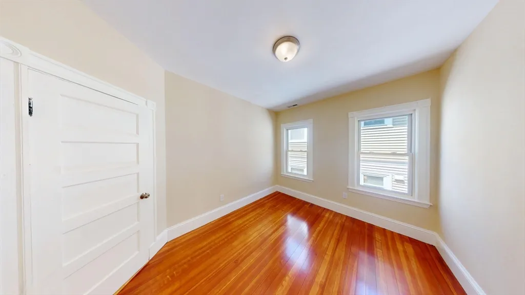 27 Champney St, Oak Square