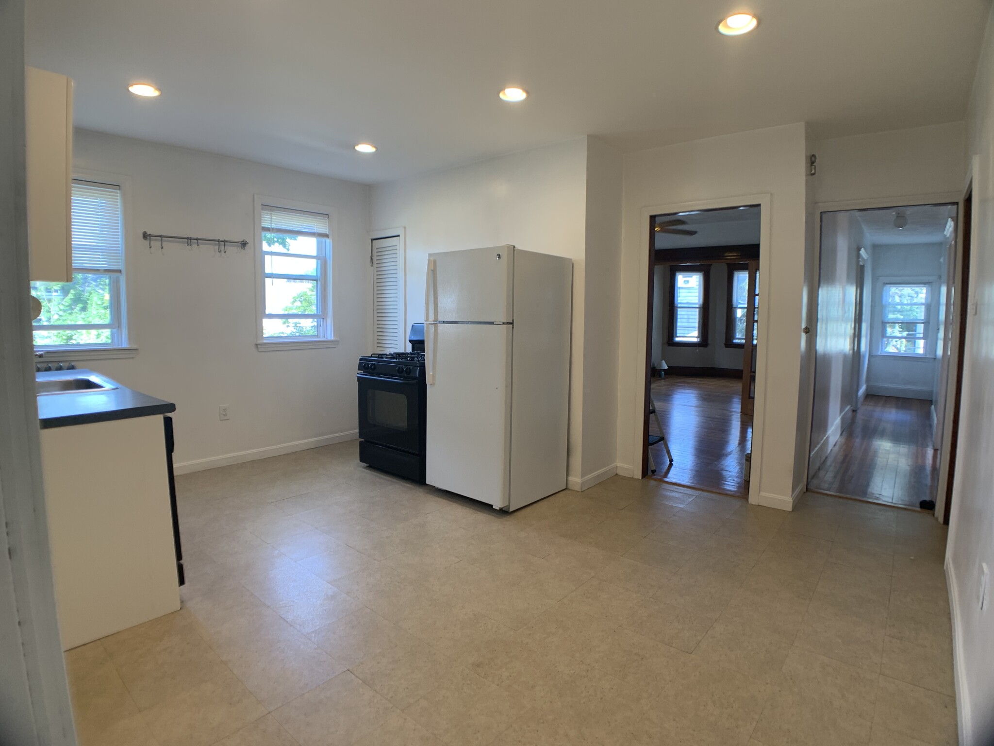 16 Montgomery St, North Cambridge