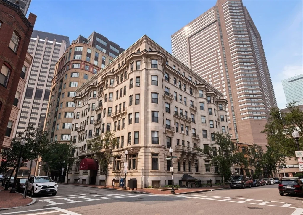 8 Garrison St, Back Bay