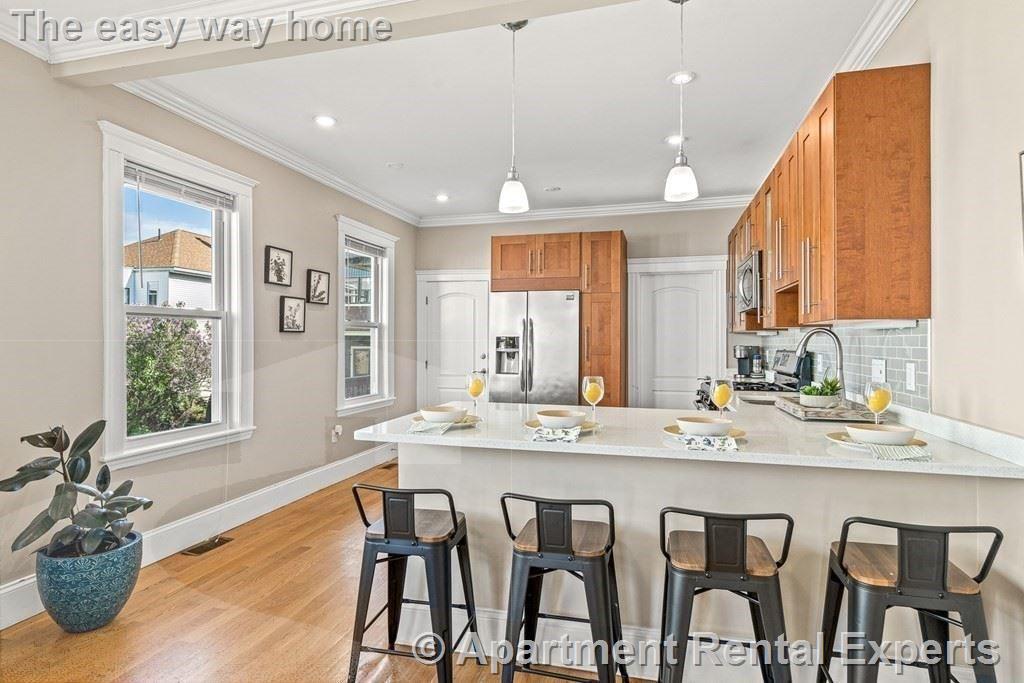 52 Stanley Ave, Tufts