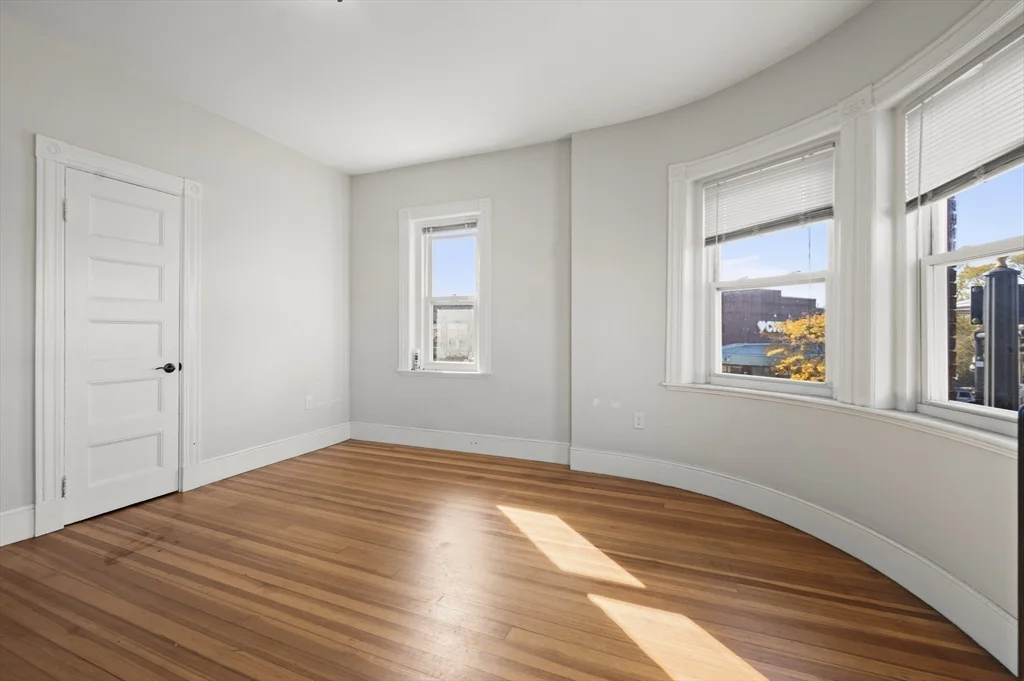 495 Broadway, South Medford