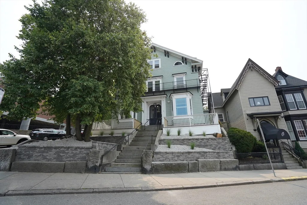 142 Dorchester St, South Boston