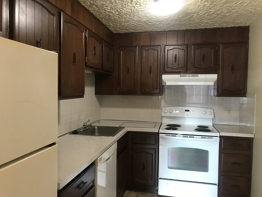 75 Winthrop St, Everett