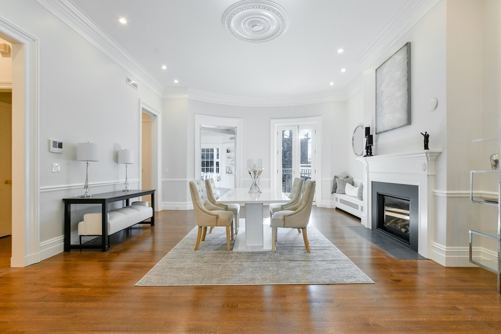 20 Chestnut St, Beacon Hill