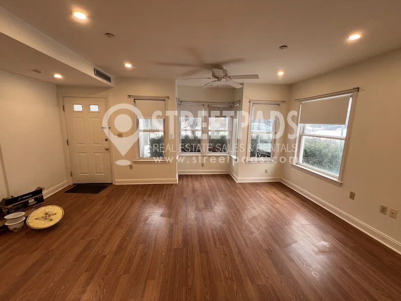 8 Glencoe St, Oak Square