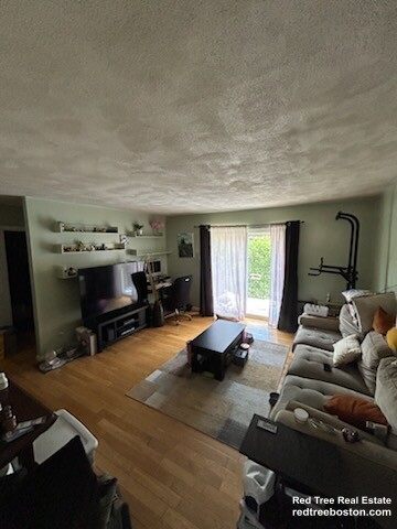 33 Westgate Rd, Chestnut Hill