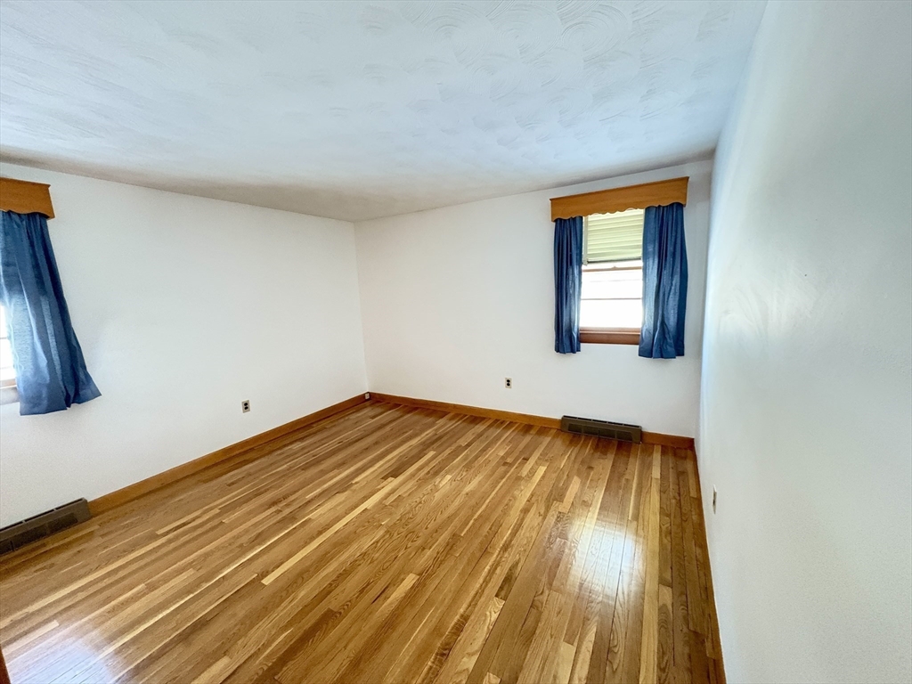 4 Easement Rd, Tewksbury