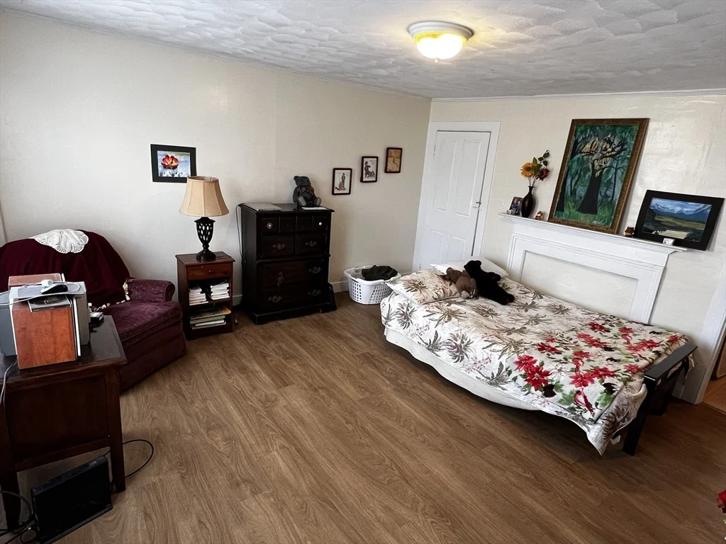 797 Main St, Amherst