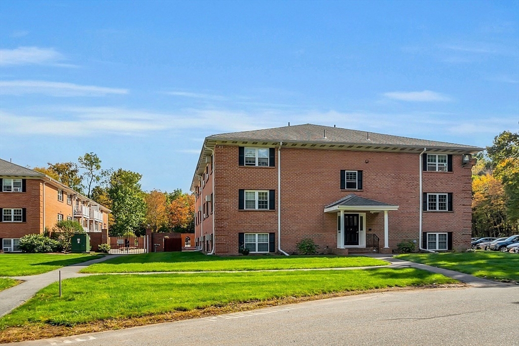 49 Leonard Rd, Boxborough