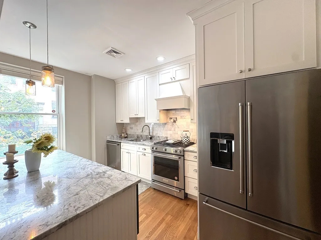 12 Cumberland St, Back Bay