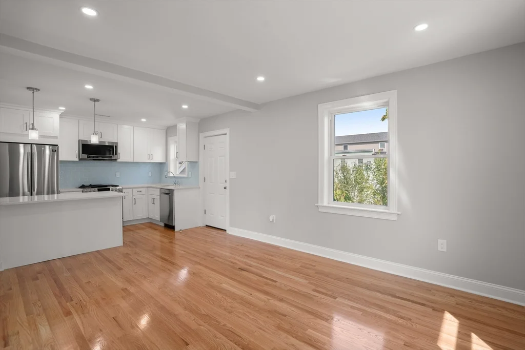 1 Orient Ave, Everett