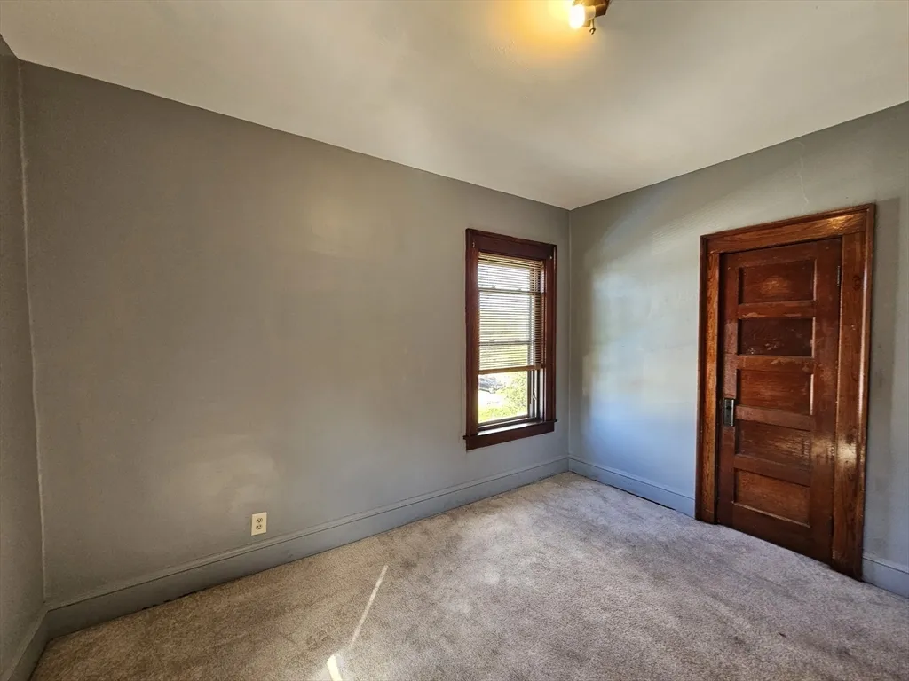 30 Bemis St, Chicopee