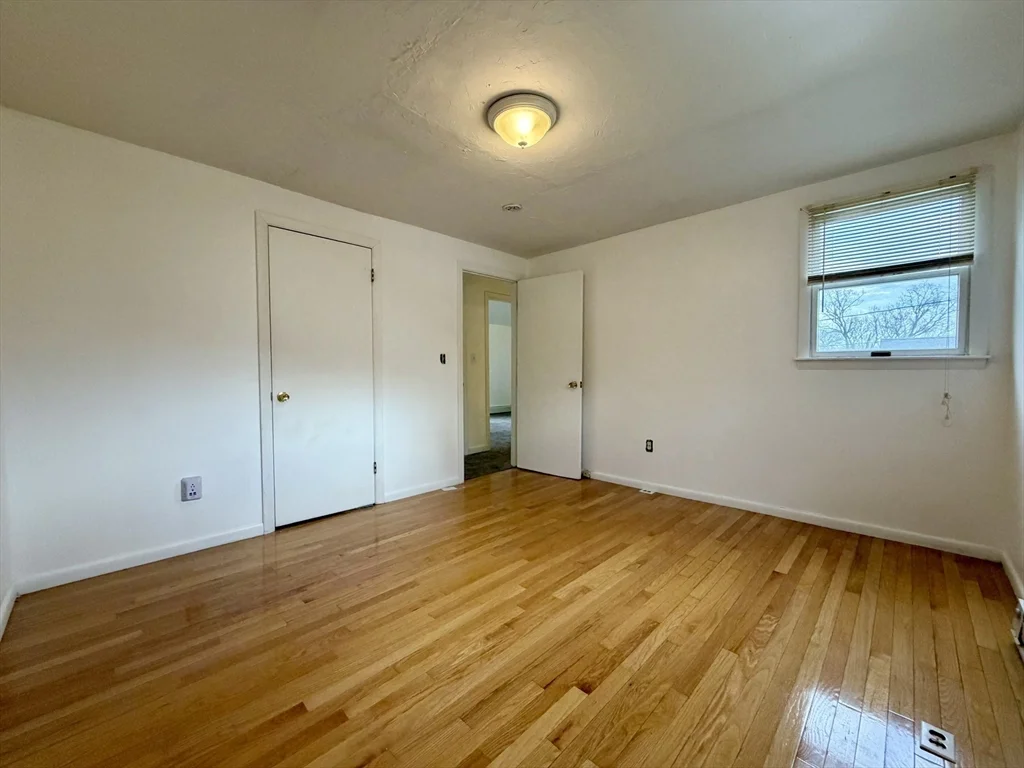 98 W Spring St, Avon