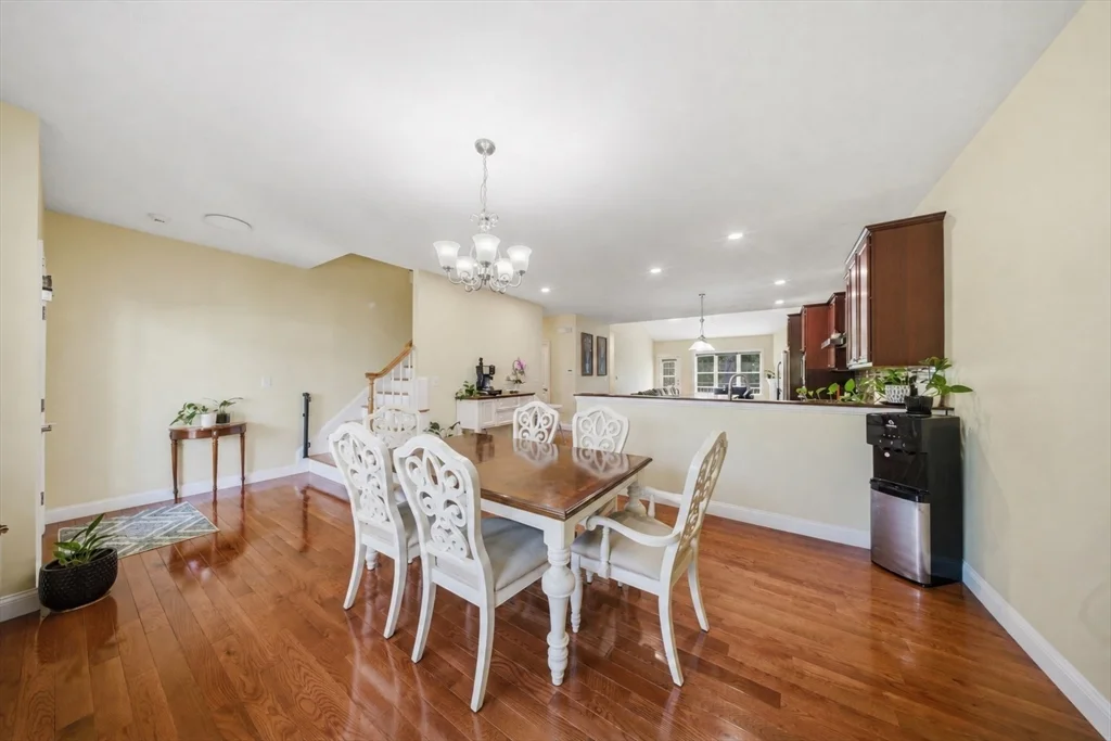 2 Williamsburg Way, Medway