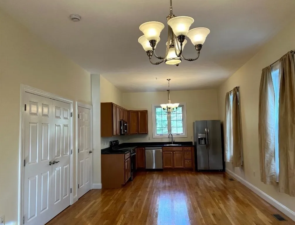 207 John Scott Blvd, Norton