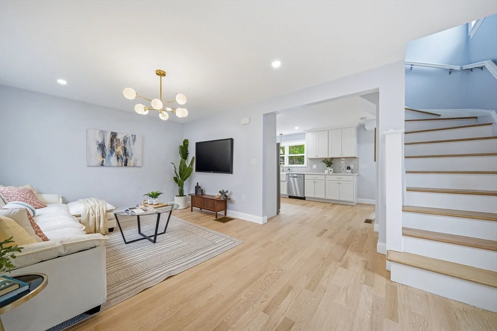 30 Arnold St, Quincy