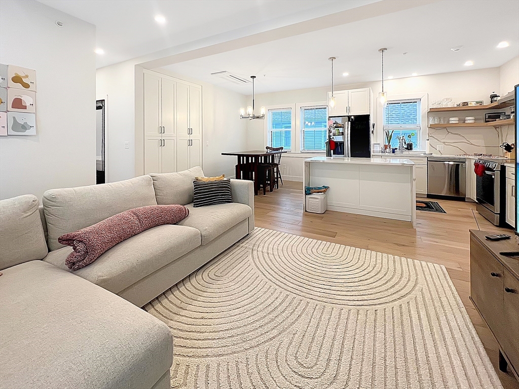 18 Edward St, Medford