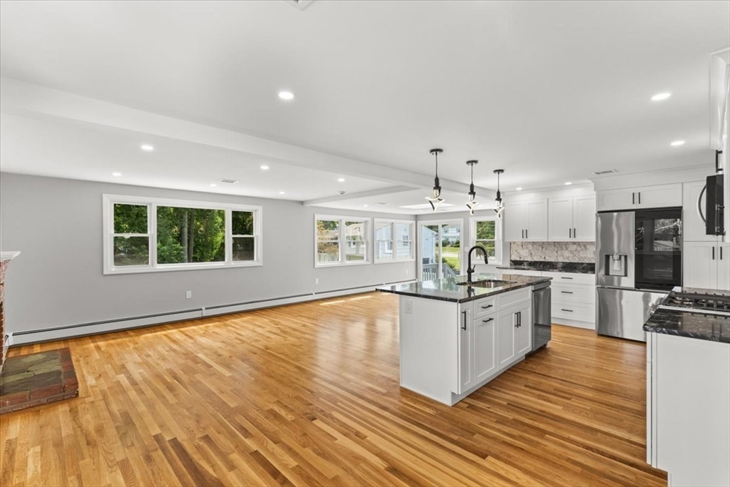 19 Coach Ln, Norwood