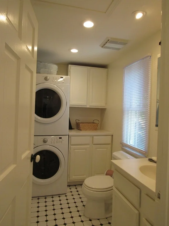 4 Cliff Rd, Little Neck