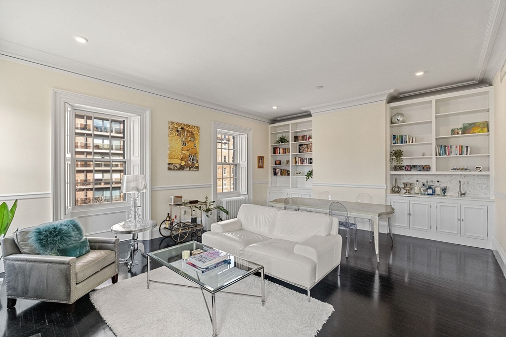 285 Clarendon St, Back Bay