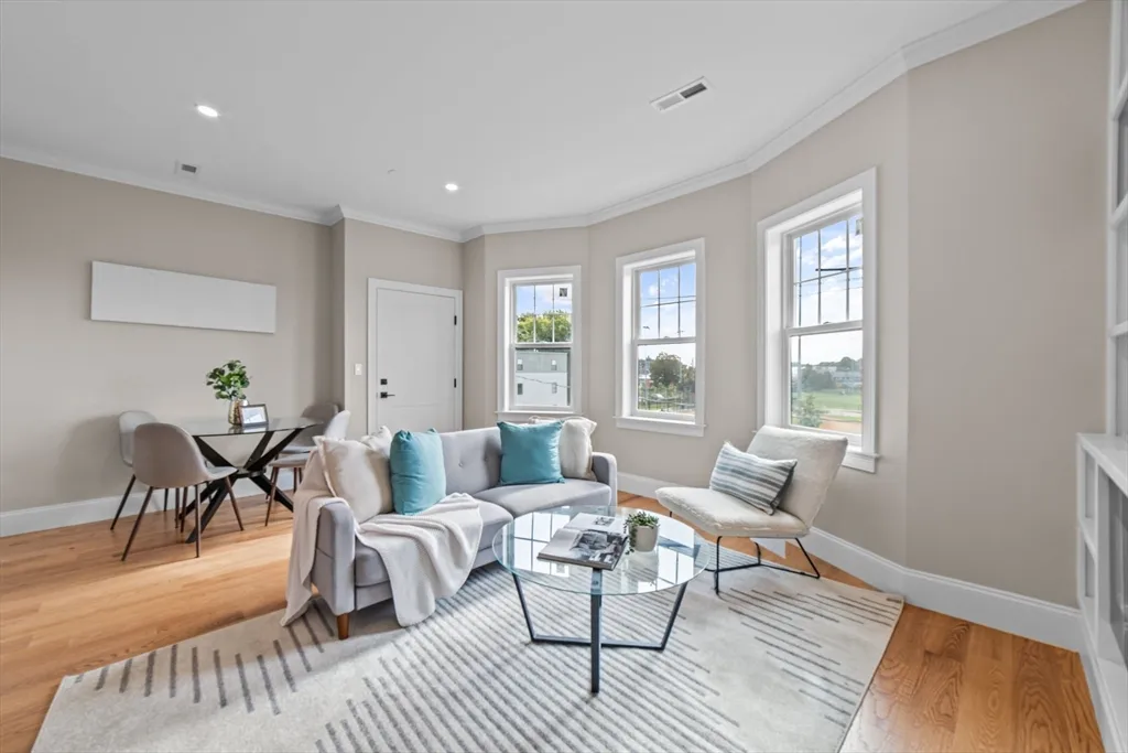 31 Boardman St, East Boston