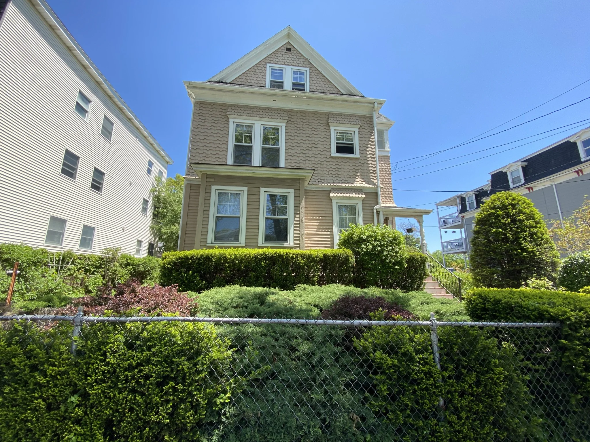 211 Holland St, Teele Square